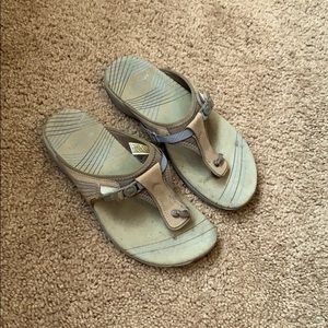 Merrell tan outdoor sandals